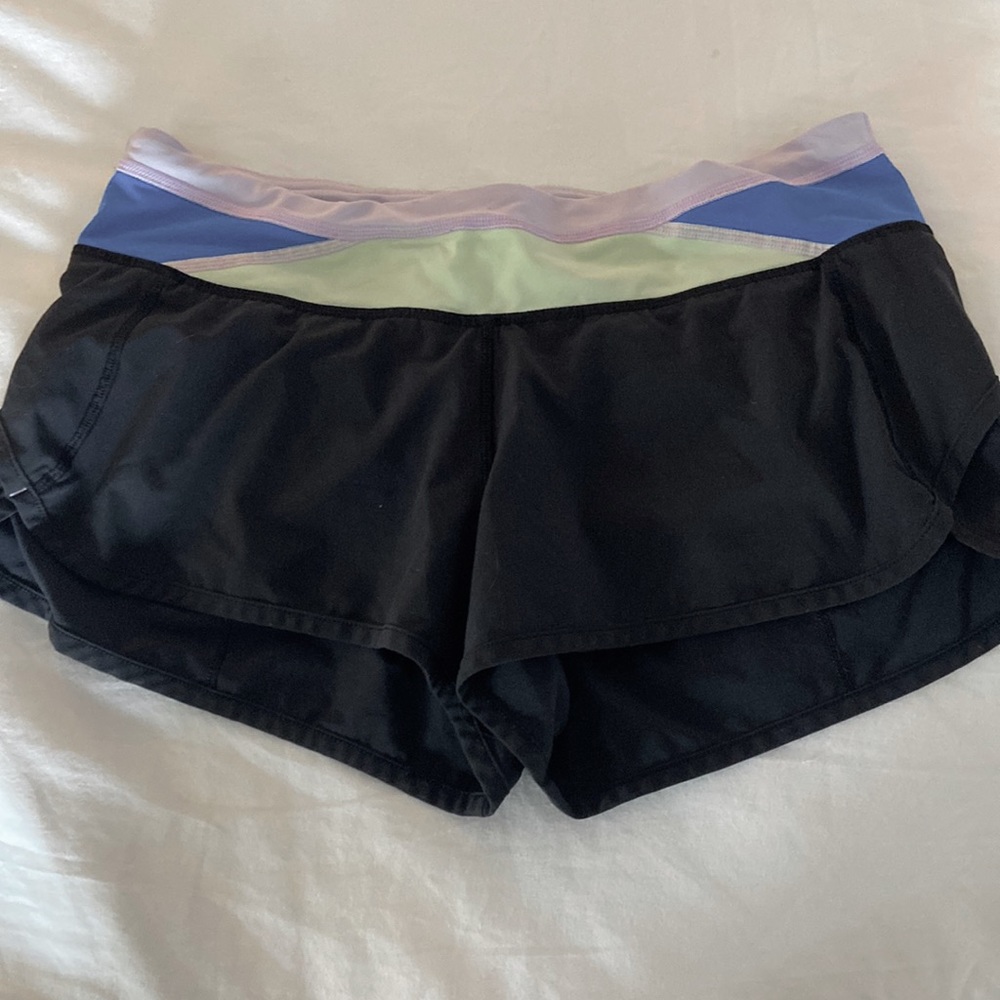 Lululemon - Shorts Black with Multicolor Band